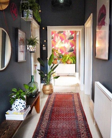 20 Hallway Decor Ideas with Plants | Balcony Garden Web Luxurious Hallway, Narrow Hallway Decorating, Hallway Designs, Hallway Design, Dekor Diy, Hallway Ideas Entrance Interior Design, Hallway Ideas Colour, Hall Decor, Small Hallways