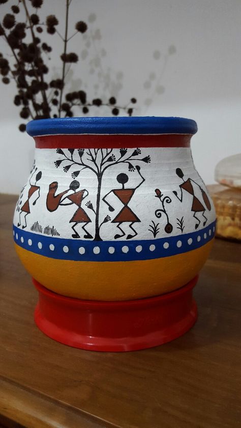 Acrylic on clay pot #Warli painting Warli Painting On Matka, Varli Painting On Pot, Pot Painting Designs Indian, Kalamkari Pot Painting, Drawing On Pots Ideas, Warli Art Pot Painting, Pot Painting Ideas For Competition, Clay Pot Art Design, Varli Painting Art On Pot