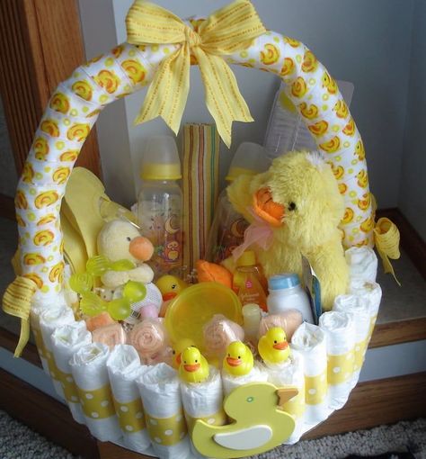 Baby Bath Gift, Bath Gift Basket, Boy Baby Shower Games, Baby Shower Baskets, Baby Shower Gift Basket, Diy Baby Shower Gifts, Baby Diaper Cake, Diy Baby Gifts, Baby Gift Basket