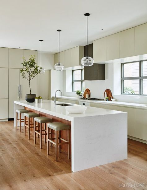 Contemporary Style Kitchen, Modern Contemporary Kitchen, Gloss Kitchen, Warm Colours, New Kitchen Cabinets, Classic Kitchen, Kitchen Decor Modern, Minimalist Kitchen, Kitchen Style