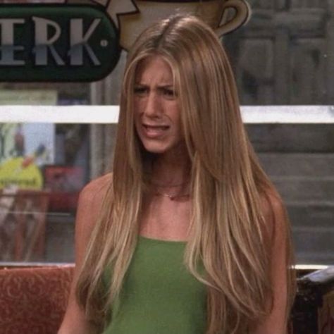 Rachel Green Hair Extensions, Dark Blonde Hair Jennifer Aniston, Rachel Green Extensions, Jen Aniston Hair Color, Jennifer Aniston Long Hair Friends, Jeniffer Aniston Hair Color, Rachel Haircut Long, Rachel Green Long Hair Layers, Rachel Long Hair