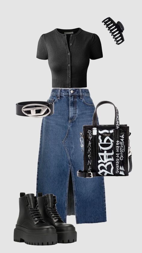 Denim long skirt black top outfit inspo Outfit Combat Boots, Jean Skirt Outfit, Skirt Outfit Inspiration, Diesel Belt, Claw Clip Hairstyle, Jean Midi Skirt, Ropa Upcycling, Clip Hairstyle, Jean Skirt Outfits