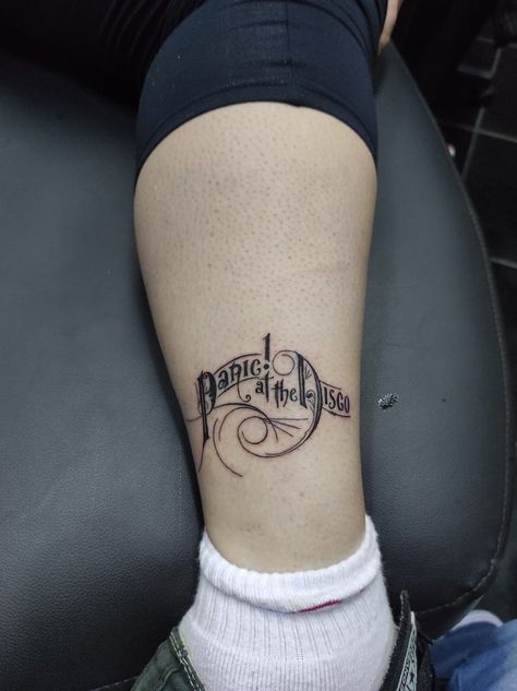 Disco Tattoo, Fox Tattoo Design, Tattoo And Piercings, Ryan Ross, Fox Tattoo, Tattoo Board, Music Tattoos, Piercings And Tattoos, Band Music