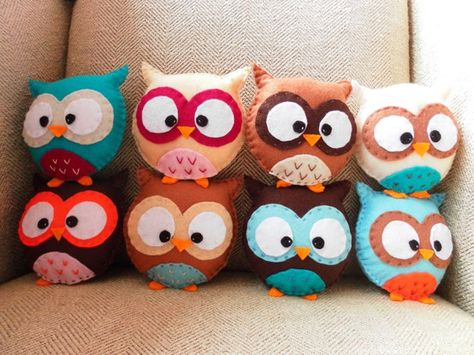 Quirky Artist Loft: Free Pattern - Felt Owl Owl Templates, Baby Mobil, Felt Owls, Felt Owl, Owl Crafts, Popsicle Stick Crafts, Owl Patterns, Felt Patterns, Idul Fitri