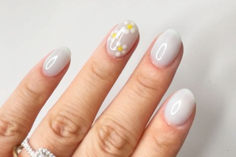 Nails With Daisy On Ring Finger, How To Do Nail Art With Dip Powder, Nail Art With Dip Powder, How To Do Designs With Dip Powder, Dip Powder Designs Nail Art, Simple Dip Nails, Dip Powder Designs, Dip Powder Nails With Designs, Dip Nail Art