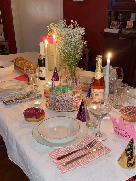 table set for chloe’s 20th birthday! insta: sidneycastagna What To Do For A 20th Birthday, Twentieth Birthday Ideas, 20th Birthday Party Themes, Aesthetic Birthday Dinner, 20th Birthday Aesthetic, 20th Birthday Ideas, Bday Surprise, Apartment Party, 22nd Bday