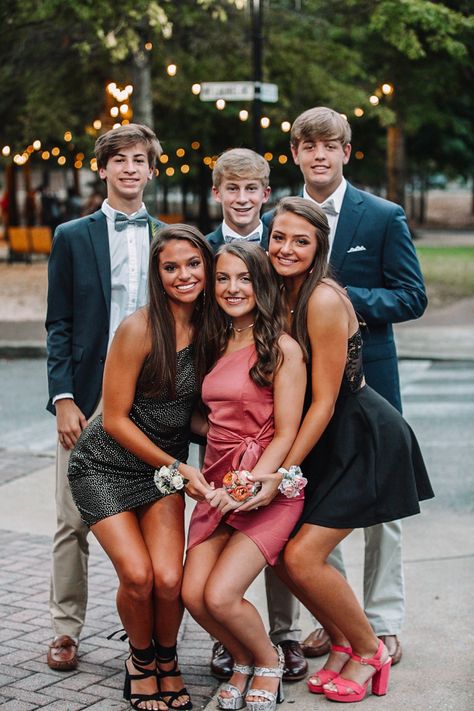 Prom Poses For Just Friends, Homecoming Dance Photo Ideas, Homecoming Picture Poses Group, Formal Picture Ideas Friends, Homecoming Dance Picture Ideas, Friend Group Hoco Pictures, Hoco Photo Ideas Group, Funny Hoco Poses With Date, Hoco Group Photos