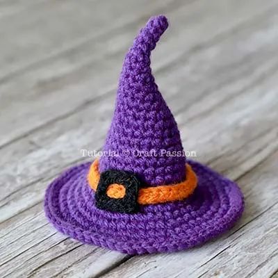 crochet witch hat 5 Witch Hat Crochet, Crochet Witch Hat, Crochet Witch, Crochet Pour Halloween, Quick Crochet Projects, Fall Crochet Patterns, Hat Patterns Free, Confection Au Crochet, Halloween Crochet Patterns