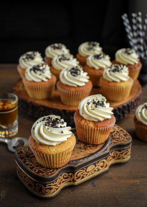 Boozy cupcakes say Christmas to me. Try these rum and raisin cupcakes, busting with spiced rum infused fruit. Rum And Raisin Cake, Rum Desserts, Rum And Raisin, Raisin Cake, Boozy Cupcakes, Rum Recipes, Rum Raisin, Summer Baking, Baking Cupcakes