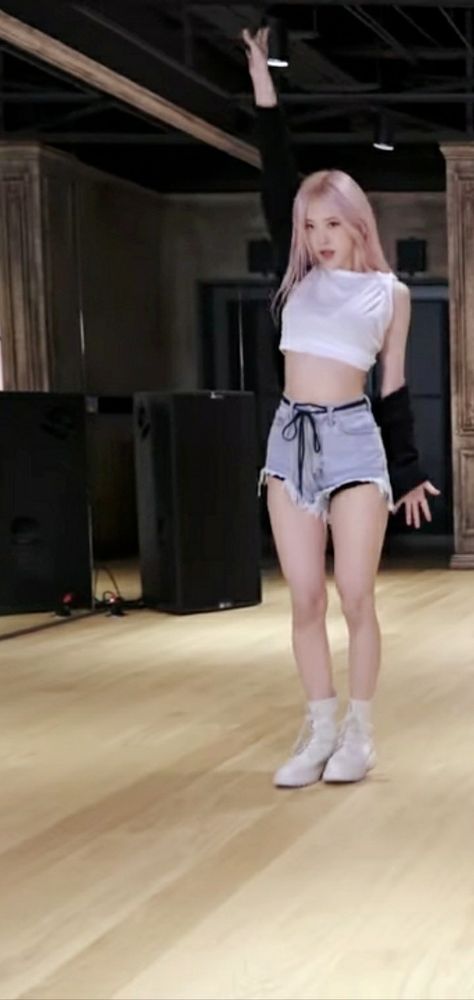 Rose Practice Outfit, Hourglass Kpop Idols, Dance Practice Outfits Shorts, Dance Practice Outfits, Kpop Dance Practice Outfits, Girls Wearing Shorts, Neural Pathways, Dance Style Outfits, Kpop Dress