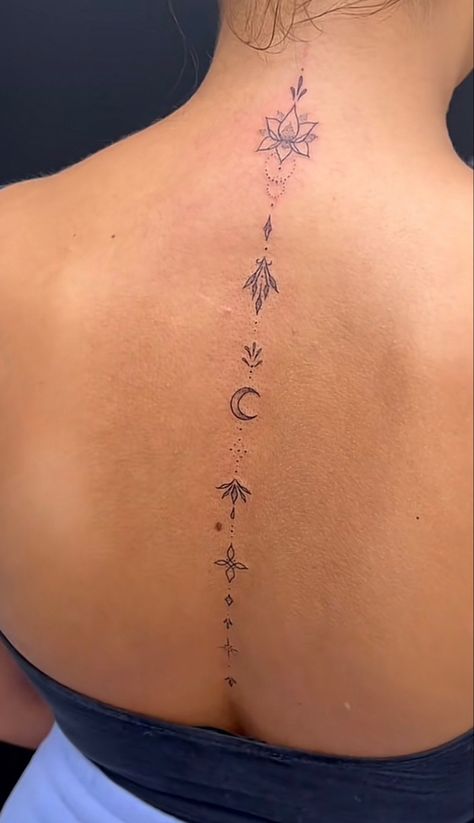 Floral Spine Tattoo, Back Tattoos Spine, Tattoo Ideas Inspiration, Floral Back Tattoos, Spine Tattoo Ideas, Small Girly Tattoos, Small Pretty Tattoos, Writing Tattoos, Petite Tattoos