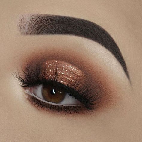 A halo eye is one of our favorite ways to wear the Warm Hues Palette. Halo Eyes, Halo Eyeshadow, Makeup Tips For Brown Eyes, Halo Eye Makeup, Dipbrow Pomade, Lip Makeup Tutorial, Eye Makeup Pictures, Makeup Course, Trendy Makeup