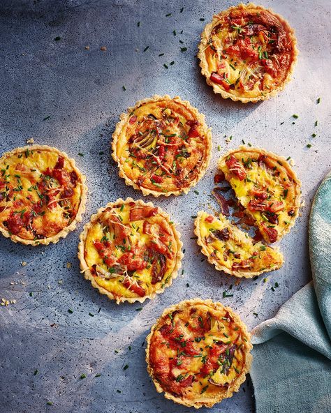 Our cheese, onion and bacon tartlets combine a crisp pastry shell with a silky crème fraîche filling – you'll have no problem demolishing one to yourself. Savoury Tart Recipes, Savoury Tart, Tart Recipes Savory, Quiche Vegan, Savory Puff Pastry, Tartlets Recipe, Crumble Pie, Onion Tart, Puff Pastry Tart