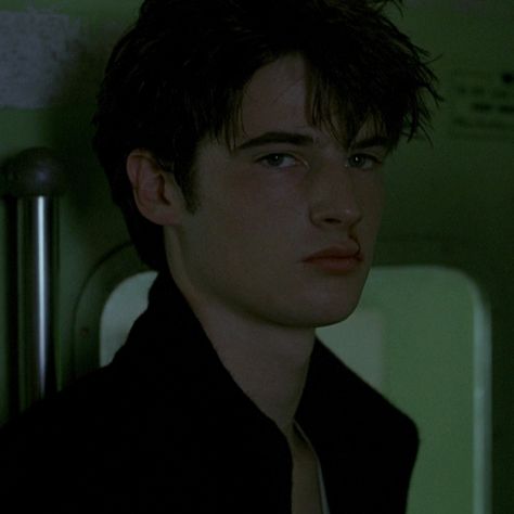 Actor Tom Sturridge as Nigel Colbie in "Like Minds (2006)". Like Minds Movie 2006, Tom Sturridge Like Minds, Like Minds 2006, Nigel Colbie, Like Minds, Tom Sturridge, Toxic Men, Movie Design, Big Nose Beauty