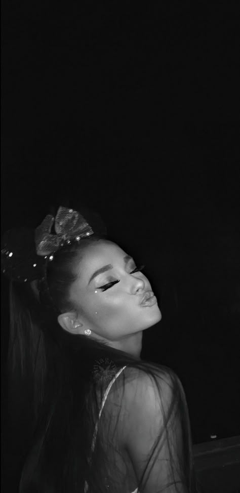 Ariana Grande Wallpapers, Wallpapers Disney, Ariana Grande Cute, Ariana Grande Wallpaper, For Desktop, Hd Wallpapers, Mobile Phones, Ariana Grande, Background Images