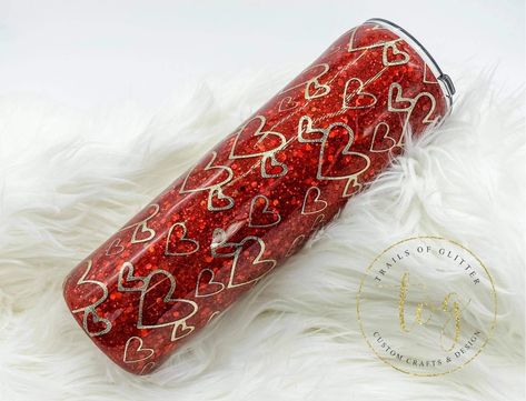 Valentines Tumbler Cup, Christmas Peekaboo Tumbler, Red Epoxy Tumbler, Red Glitter Tumbler Ideas, Valentines Epoxy Tumblers, Valentines Day Tumbler Ideas, Valentine Tumbler Ideas, Cup Inspiration, Valentines Tumbler