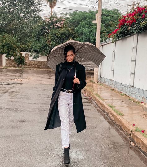 Rainy Day
Rainy day outfit
Outfit of the day
Coat
Black coat
Aesthetic
Umbrella
Rain White Jeans Black Boots Outfit, Heavy Rain Outfit, Black Rain Coat Outfit, Black Rain Jacket Outfit, Rainy Day Photo Ideas, Jeans And Black Boots Outfit, Outfit For Rainy Day, Rainy Day Photos, Rain Outfit