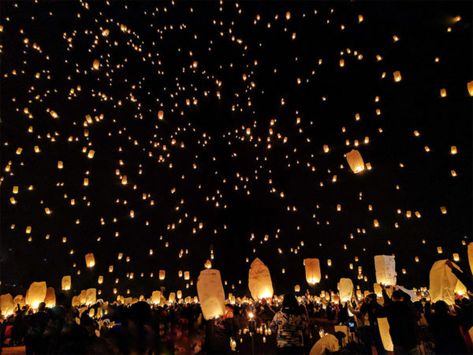 Use Sky Lanterns at a Wedding | 5 Ways to do a Lantern Release Diwali Lantern, Real Life Fairies, Sky Lanterns, Diwali Images, Cultural Festival, Lantern Festival, Diwali Celebration, Event Experience, Festival Lights