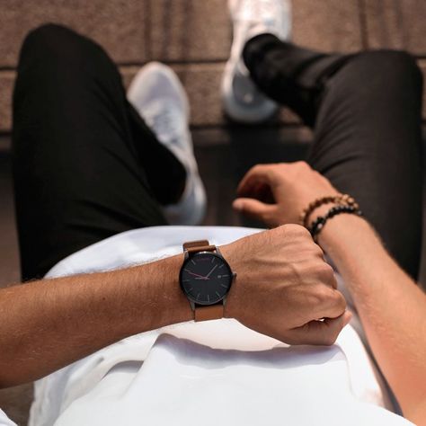 Black Watch Outfit, Liam Zander, Classic Watches For Men, Guy Styles, Watch Photography, Stylish Watches Men, Wallpaper Bible, Watch Ideas, Minimalist Fashion Men