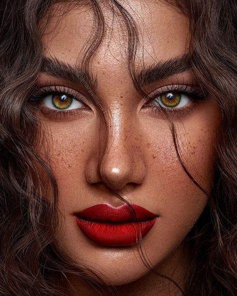 Tamara Williams, Red Lipstick Makeup Looks, Red Lipstick Makeup, Smink Inspiration, Photographer Camera, Face Photography, Beauty Portrait, Contact Lenses Colored, Make Up Looks