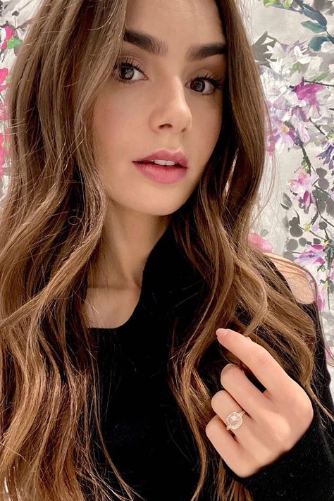 Lily Jane Collins, ليلي كولينز, Lily Collins Hair, Winter Wedding Hair, Most Popular Engagement Rings, Trending Engagement Rings, Olivia Culpo, Celebrity Engagement Rings, Ring Trends