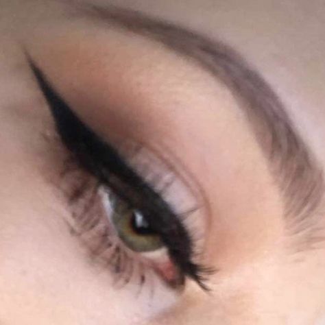 Winged eyeliner😍 Long Eyeliner Wing, Eyeliner Sharp, Long Eyeliner, Signature Makeup Look, My Signature, Winged Eyeliner, Helluva Boss, Makeup Inspo, Eyeliner