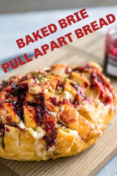 This pull-apart bread is stuffed with warm creamy baked brie and jam! This memorable bread is a totally addicting appetizer that your family and friends will love! Brie Bread Recipe, Baked Brie Appetizer, Stuffed Bread, Bite Size Food, Brie Recipes, Appetizer Ideas, Food Stamps, Pull Apart Bread, Savoury Baking