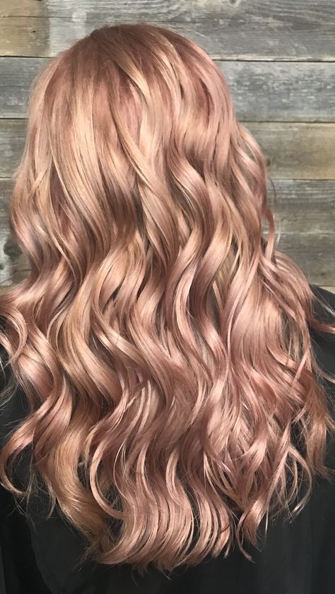 Blonde Hair With Strip Of Color, Natural Rose Gold Hair, Caramel Gold Hair, Rosy Blonde Hair, Subtle Rose Gold Hair, Rose Blonde Hair, Hair Color Rose Gold, Peach Hair, Hair Color Caramel