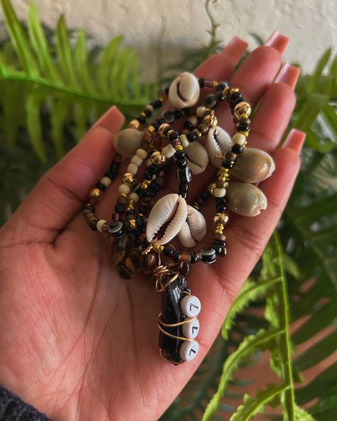 Earthcore Jewelry, Vintage Jewelry Aesthetic, Earthy Black Woman, Jamaica Aesthetic, Temet Nosce, Woman Bracelets, Boho Nature, Dope Jewelry Accessories, Earthy Jewelry