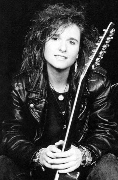 Melissa Etheridge Melissa Etheridge, Sarah Mclachlan, Rockstar Gf, Women Of Rock, Female Guitarist, Female Musicians, Rock N Roll Music, Phil Collins, Music Photo