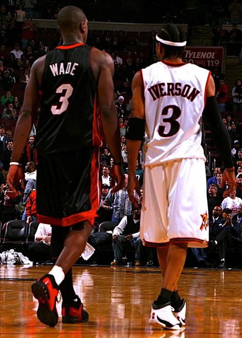 Epic Duels 2005: Iverson (38pts/16asts) vs Dwyane Wade (48pts/10rebs) in OT Thriller | Ballislife.com Sports Wallpaper, Le Basket, Basketball Players Nba, I Love Basketball, Basketball Photos, Hypebeast Wallpaper, Basketball Tips, Scottie Pippen, Basketball Is Life