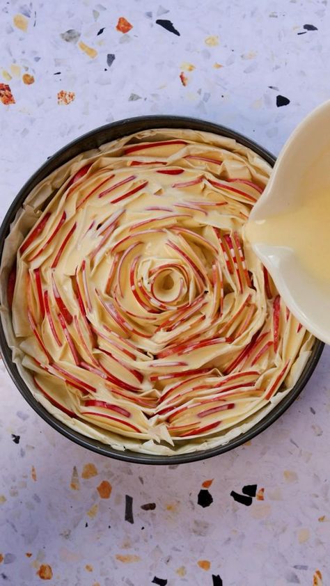 This delicious Apple Rose Soufra is made by crinkling Fillo Pastry into a spiral. This delicious Fillo Pastry dessert is made with fresh apples and a light custard. It’s best serve warm with a scoop of ice cream. Crinkle Pie, Apple Rose, Scoop Of Ice Cream, Green Apples, Fresh Apples, Sweet Treat, Custard, Afternoon Tea, Apples