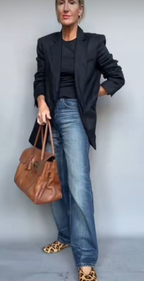 Petite Outfit Proportions, Womens Business Casual With Jeans, Denim Office Outfit Business Casual, Street Style Women 2024, Coastal Grandma Style Outfits, Outfit Ideas Summer Work Casual, Street Fashion 2024, 2024 Fashion Trends For Women, Denim Blazer Outfit