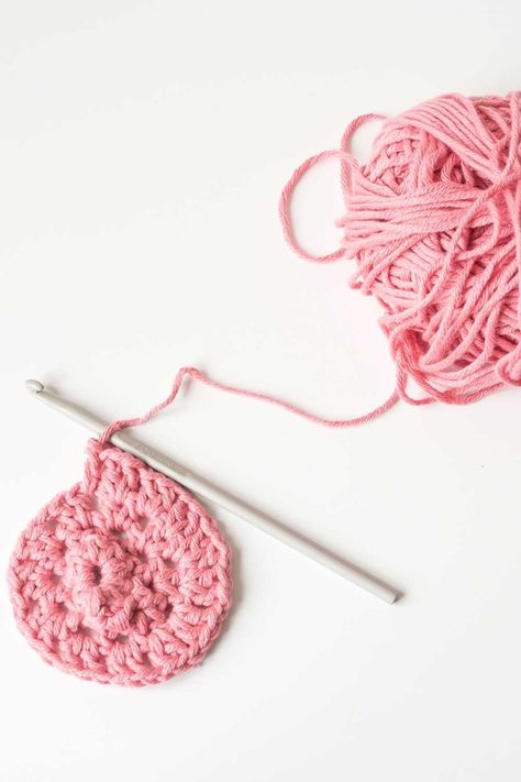 Half Treble Crochet, Treble Crochet, Half Double Crochet Stitch, Treble Crochet Stitch, Learn How To Crochet, Double Crochet Stitch, Homes And Gardens, Window Art, Crochet Stitch