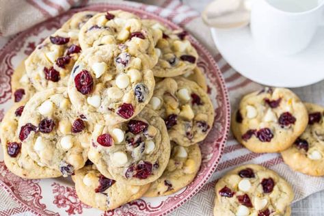 White Chocolate Chip Cranberry Cookies, White Chocolate Cookie Recipes, Cranberry White Chocolate Chip Cookies, Chocolate Cranberry Cookies, Cranberry Cookies Recipes, Cranberry Orange Cookies, Cookies Oatmeal, Cranberry White Chocolate, Seasonal Baking