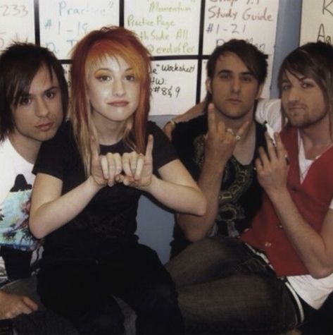 josh farro, hayley williams, zac farro, and jeremy davis from paramore. riot! era Paramore Funny Pictures, Paramore Aesthetic 2000s, Paramore Playlist Cover, Paramore 2000’s, Paramore Profile Picture, Paramore 2007, Young Hayley Williams, Paramore Aesthetic, Paramore Band