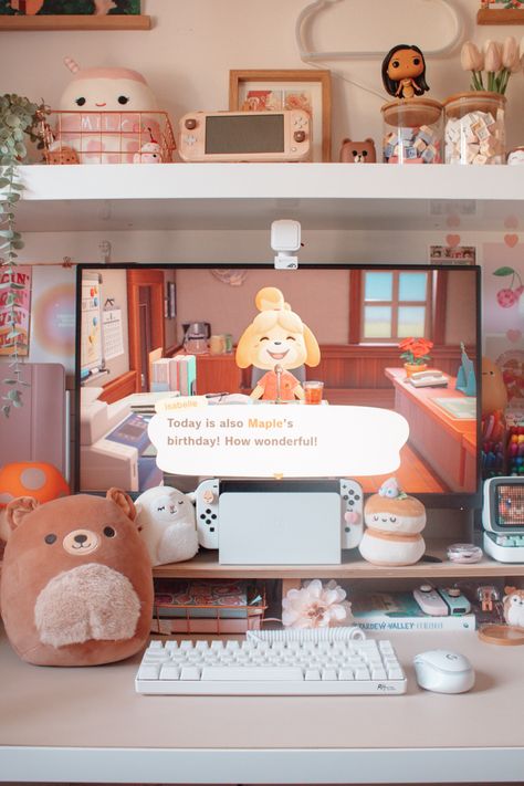 Animal Crossing Desk Setup, Office Animal Crossing, Acnh Gaming Room, Girl Office, Gamer Desk, Cozy Gaming, Cozy Desk, Cozy Office, Desk Setups