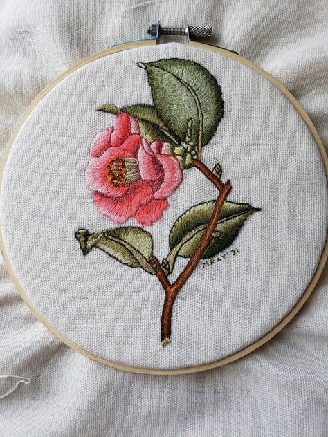 Camellia Embroidery, Embroidered Calla Lily, Camellia Flower Crochet, Crochet Camellia Flower Pattern, Pink Perfection Camellia, Embroidery Motifs, Ribbon Work, Fabric Book, Needlepoint