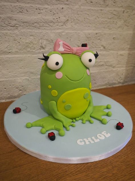 Frog Cake First Birthday Frog Theme, Frog Themed Cake, Birthday Frog, Hummingbird Bakery, Frog Cake, Frog Theme, White Chocolate Ganache, Cherry Cake, Mini Party