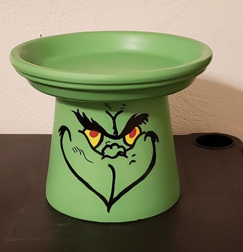 Terracotta Candy Dish, Grinch Candy Dish, Grinch Candle Holder, Grinch Terra Cotta Pot, Clay Pot Candy Dish, Grinch Clay Pots, Christmas Terra Cotta Pot Ideas, Christmas Clay Pots, Grinch Crafts Diy