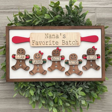 Gingerbread Person, Gingerbread Family, Gingerbread People, Gingerbread Crafts, Gingerbread Christmas Decor, Family Wood Signs, Gingerbread Decorations, Gingerbread Christmas, Family Sign