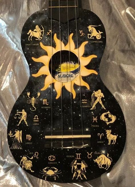 Guitar Art Diy, Arte Do Ukulele, Painted Ukulele, Ukulele Design, Ukulele Art, Instruments Art, Guitar Obsession, Guitar Photography, Guitar Painting