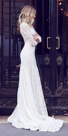 Impeccable Winter We 1960s Wedding Dresses, Winter Wedding Dresses, Dresses Country, Mode Shoes, Wedding Dress Guide, Dress Guide, Country Wedding Dresses, Winter Wedding Dress, Best Wedding Dresses