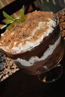 Skor Trifle, Chocolate Peanut Butter Trifle, Peanut Butter Trifle, Homemade Whipped Topping, Trifle Bowl Recipes, Mix Chocolate, Trifle Dish, Trifle Desserts, Trifle Recipe