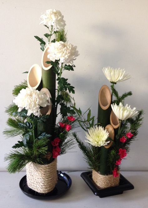 Bamboo Flower Arrangement, Bamboo Vase Ideas, Bamboo Art Diy, Bamboo Flower Vase, Bamboo Centerpieces, Bedroom Farmhouse Decor, Flower Vase Crafts, Mason Jar Herb Garden, Christmas Decorations Diy Crafts