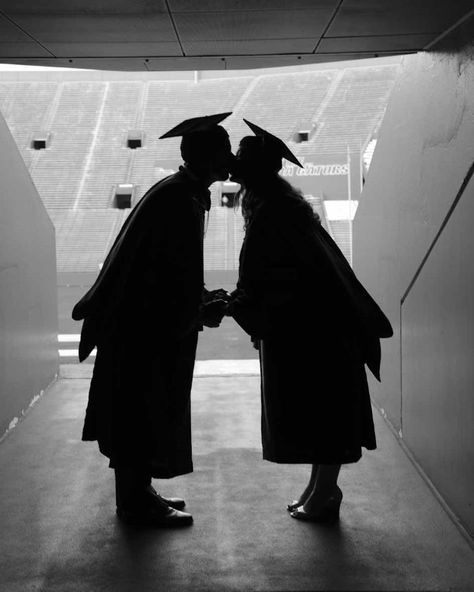 Couple Graduation Pictures Black, Convocation Couple Photography, Couple Graduation Pictures College, Couples Graduation Pictures, University Couple, Graduation Couple, Couple Graduation Pictures, Couple Graduation, College Love