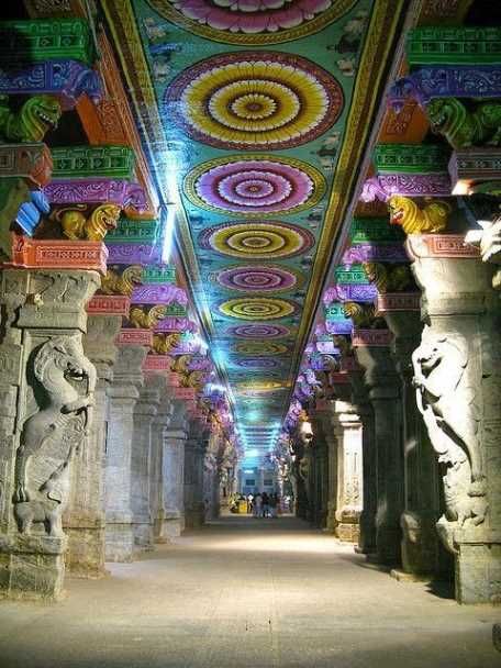 Colorful architecture at Meenakshi Amman Temple in Madurai, India | Fashion's Most Wanted Mosaic Architecture, Meenakshi Amman Temple, Meenakshi Amman, Mandala Chakra, Colorful Architecture, Amazing India, Colorful Mosaic, Goa India, Temple Architecture