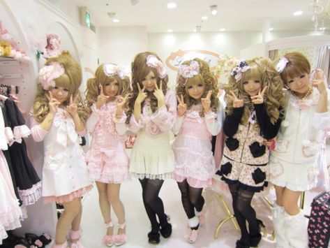 Gyaru Kei, Agejo Gyaru, Gyaru Makeup, Kei Visual, Dramatic Hair, Hime Gyaru, Gyaru Fashion, Japanese Street, Clip In Extensions