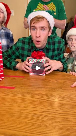 Benson Bros Games, Christmas Prizes, Benson Bros, Group Party Games, Family Game Ideas, Fun Family Christmas Games, Gift Games, Christmas Games For Adults, Christmas Gift Games