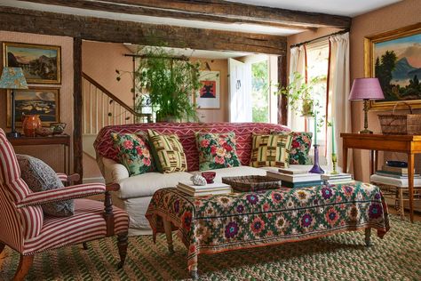 Rita Konig's design for Deborah Needleman's upstate home | House & Garden Rita Konig Interiors, Cheap Ottomans, Rita Konig, Sitting Room Decor, English Interior, Shared Bedrooms, French Interior, Elegant Interiors, Architectural Digest